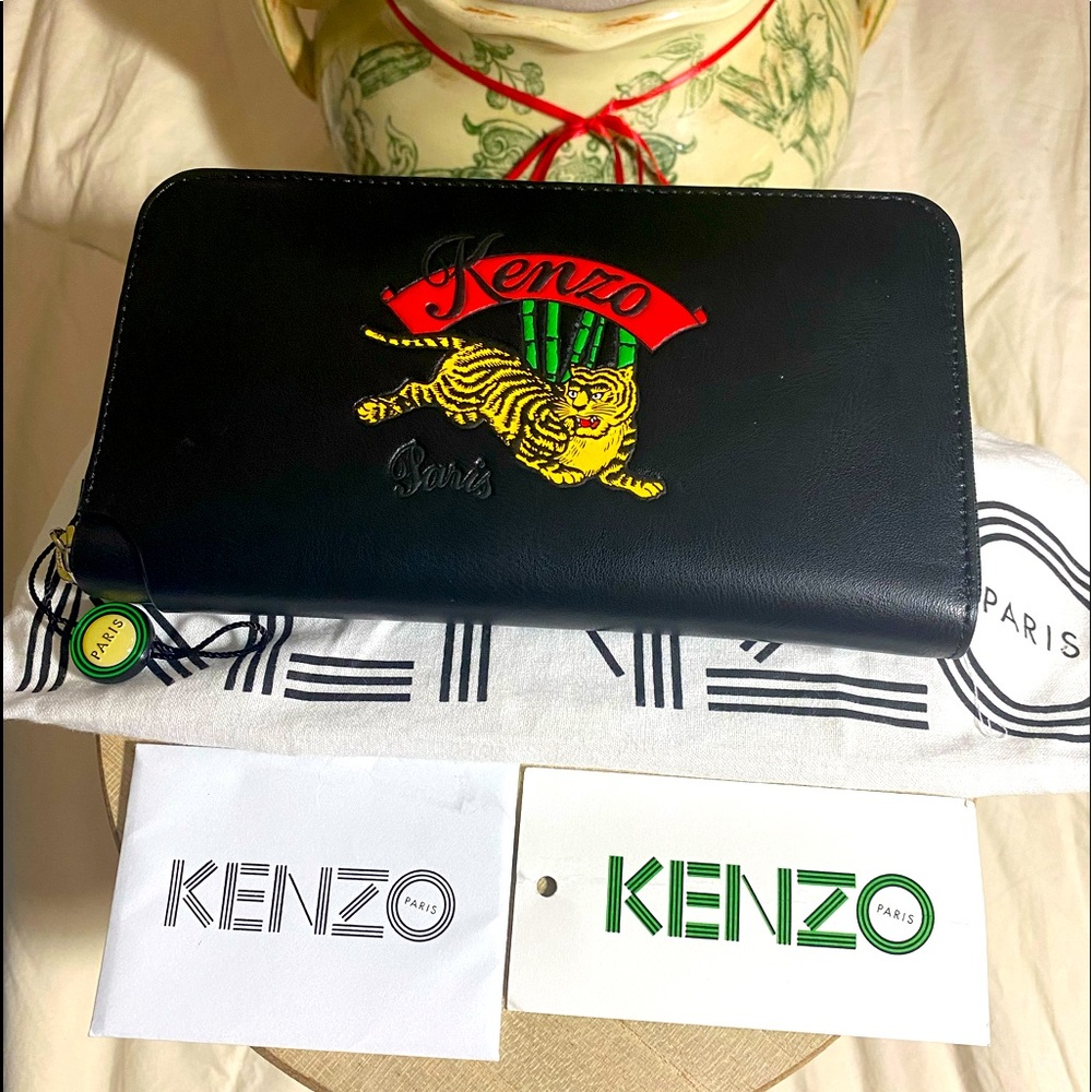 ✅ BRAND NEW KENZO LEATHER TIGER EMBROIDERED WALLET ♥️ by: Kenzo